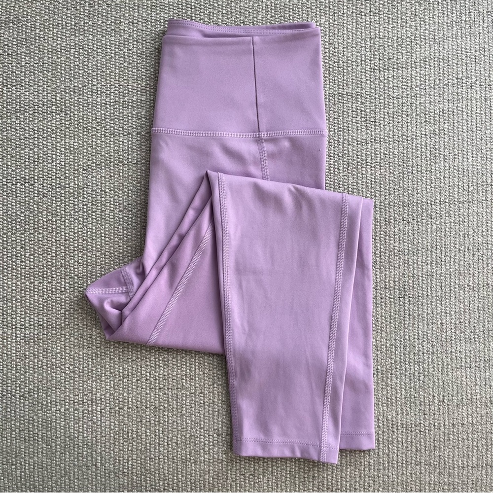 Girlfriend Collective 7/8 Compressive High-Rise Legging in Lilac